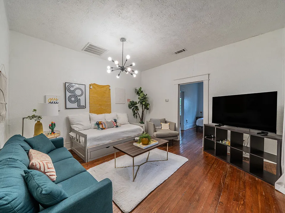 115 N Adams Ave
