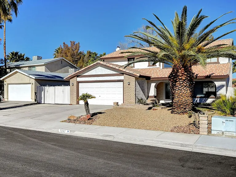 2247 Marlboro Dr — Photo 15