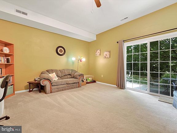 4th image of 16 Beechtree Ln
