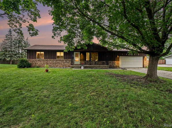 10066 Carpenter Rd, Flushing, MI 48433