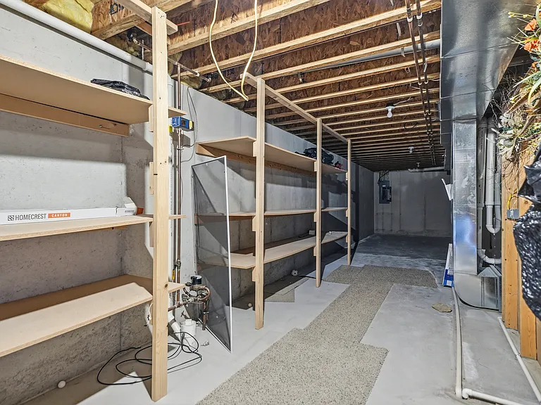 8886 Stonepoint Ct — Photo 43