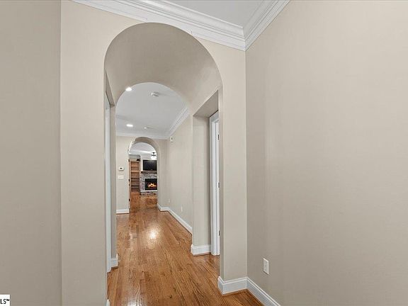 5th image of 105 Lismore St