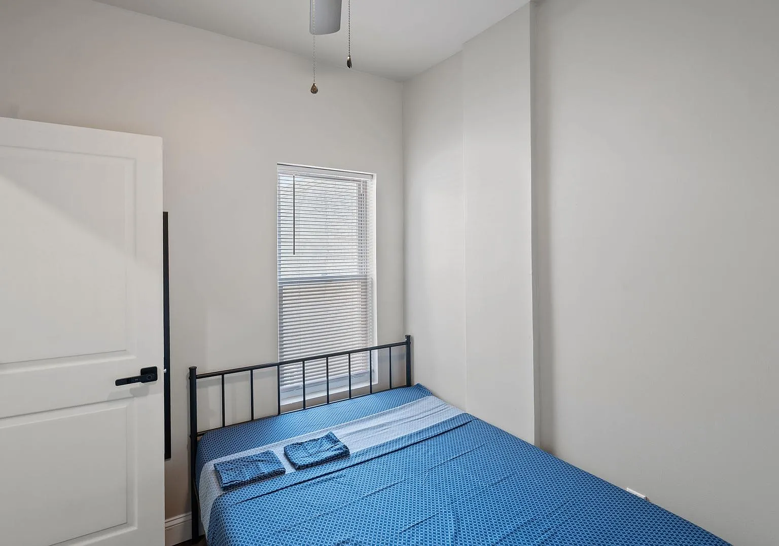 4 bed, 3.0 bath, 1100 sqft, $957 — Photo 2