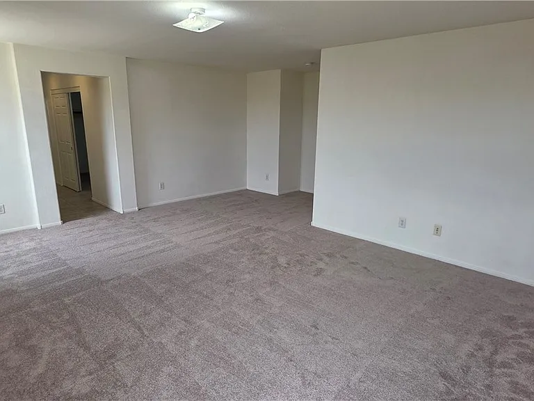 3358 Hillside Garden Dr — Photo 28