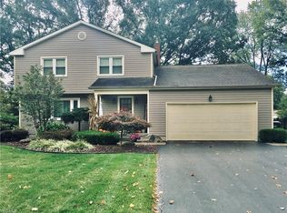 1293 Valley View Dr, Boardman, OH