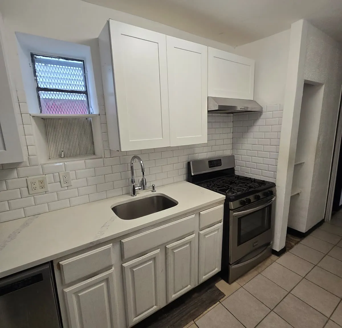 2 bed, $1,800 — Photo 1