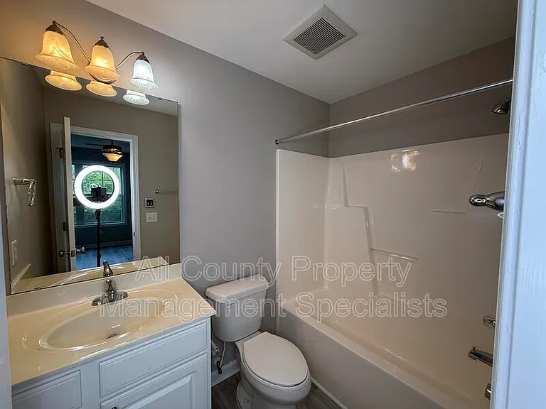 833 Forest Park Rd — Photo 8