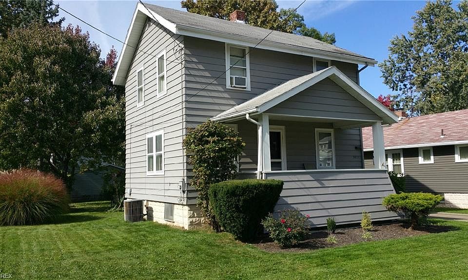 1st image of 2822 6th St