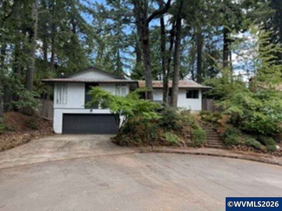1st image of 881 Huron Ct SE