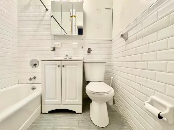 258 West 22nd Street image 8 of 8