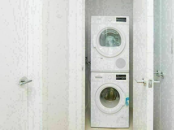 4th image of 434 Albee Sq #15DD