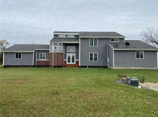 115 Falcon Crest Dr, Oakwood, IL 61858