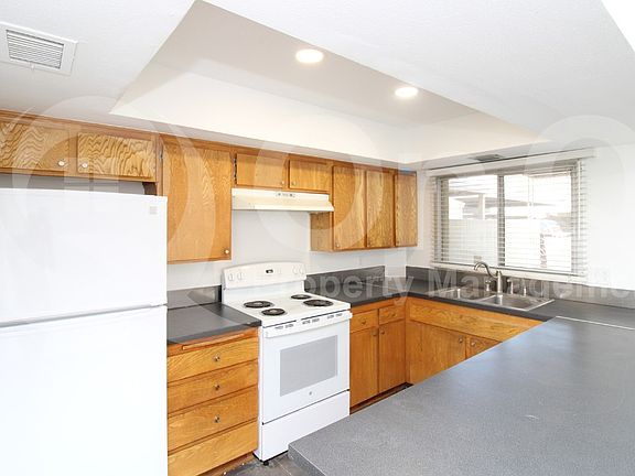 4th image of 4526 N 15th Ave