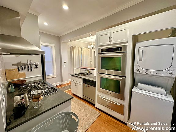 3rd image of 13 Gordon St #1