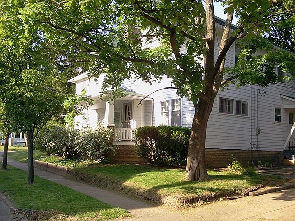 2nd image of 2011 Cottage Grove Dr