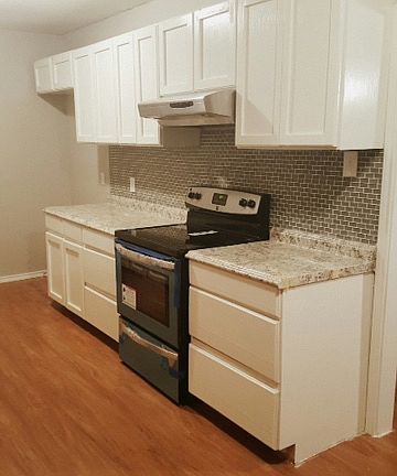 2nd image of 327 Fargo Ave