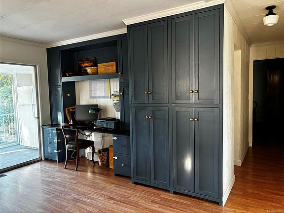 5th image of 2424 Armstrong Cres