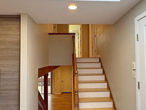 4th image of 18128 NE 136th St