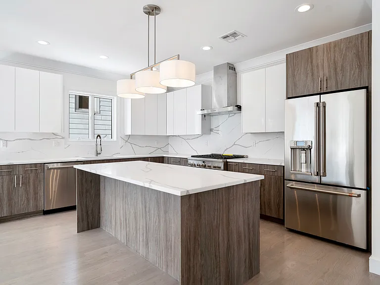 129 Rothwell Ave — Photo 8