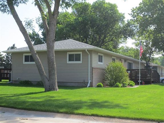 4th image of 1518 Custer St