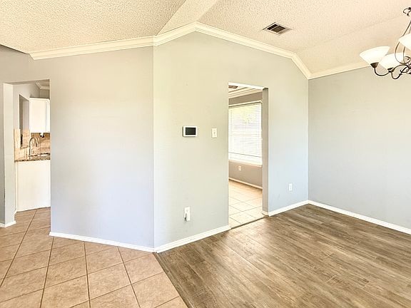 2nd image of 9940 Buckingham Ln