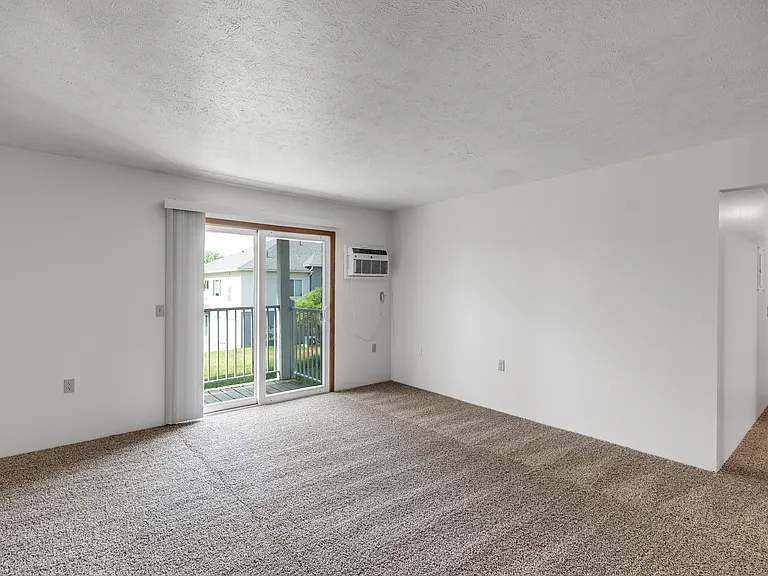 1752 Raleigh Ave #1 — Photo 5