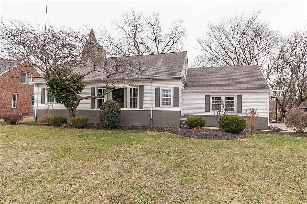 2417 Clague Rd photo 1
