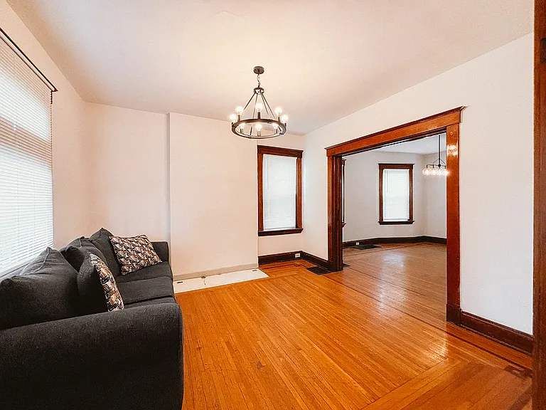 3550 Woodburn Ave — Photo 5