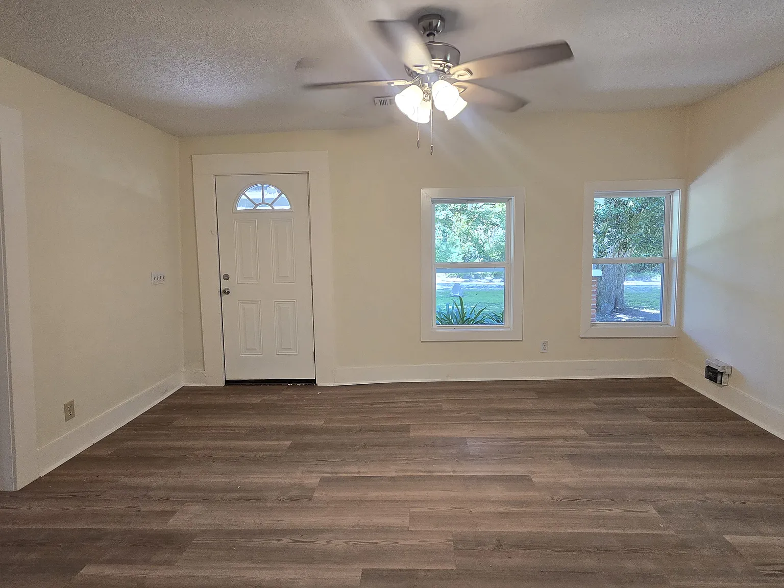2 bed, 1140 sqft, $1,700 — Photo 3