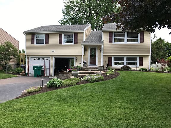 2nd image of 5787 Bonnie Brae Cir