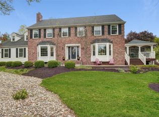 11 Woodstock Ln, Annandale, NJ 08801