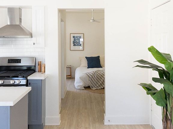 4th image of 3921 Marathon St APT 6