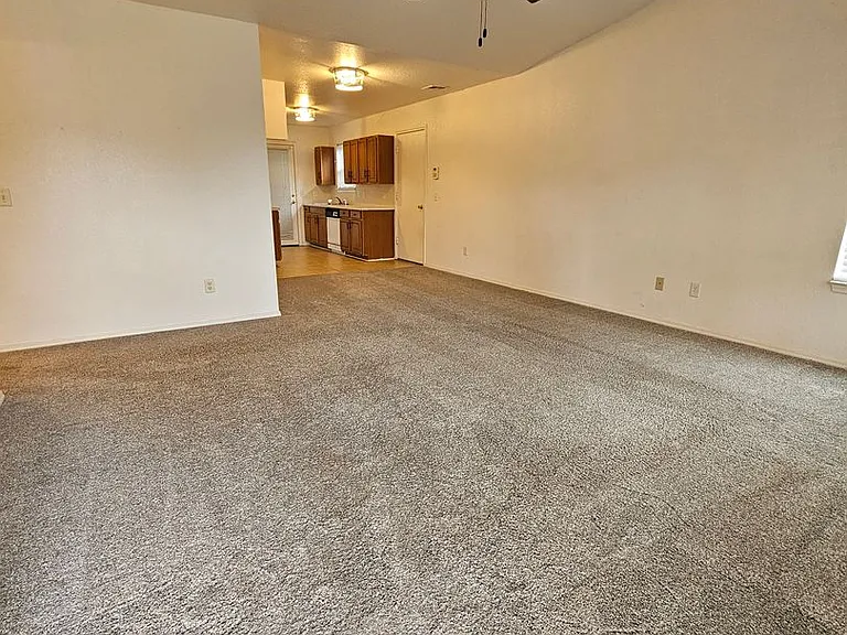 2400 Desert Willow Ter — Photo 4