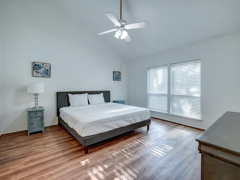 1722 S Kirkwood Rd — Photo 13