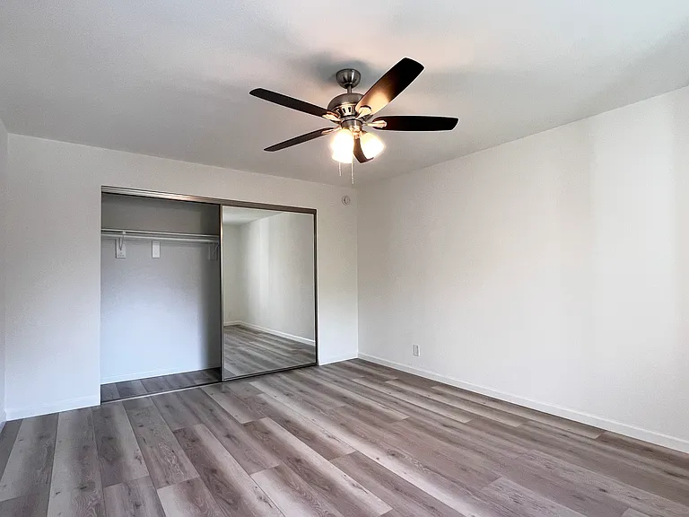 134 S Western Ave #10 — Photo 25