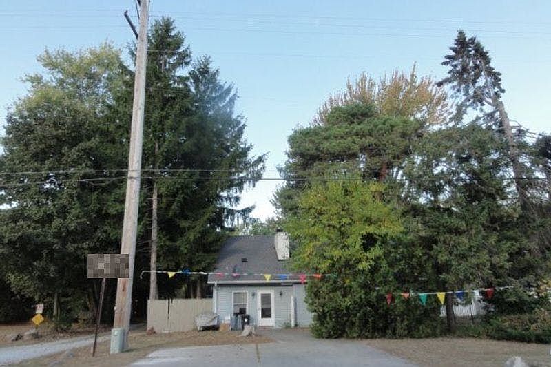 1st image of 7955 Lakeshore Rd