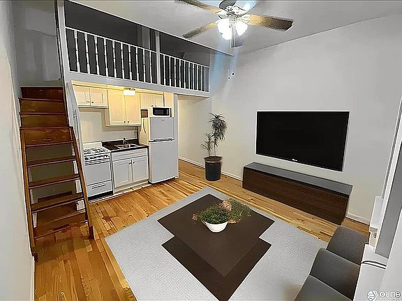 5th image of 62 W 71st St