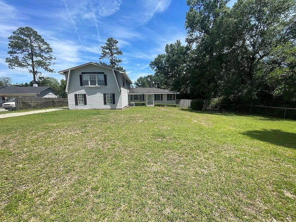 1st image of 402 Gornto Rd