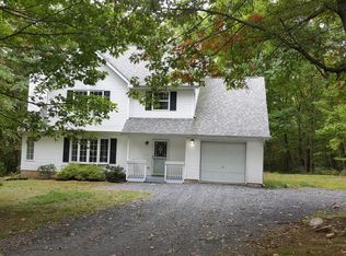 519 Poplar Creek Rd, Effort, PA 18330