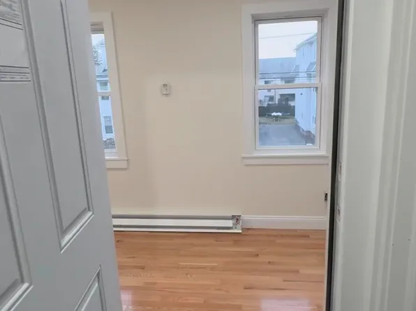 50 Tremont Ave #2, Bridgeport, CT 06606