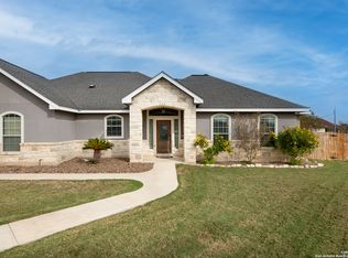 112 Park Way, Poth, TX 78147