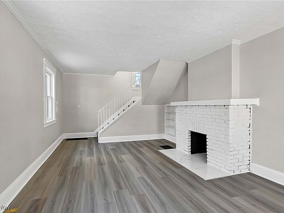 5th image of 3698 Melbourne Ave
