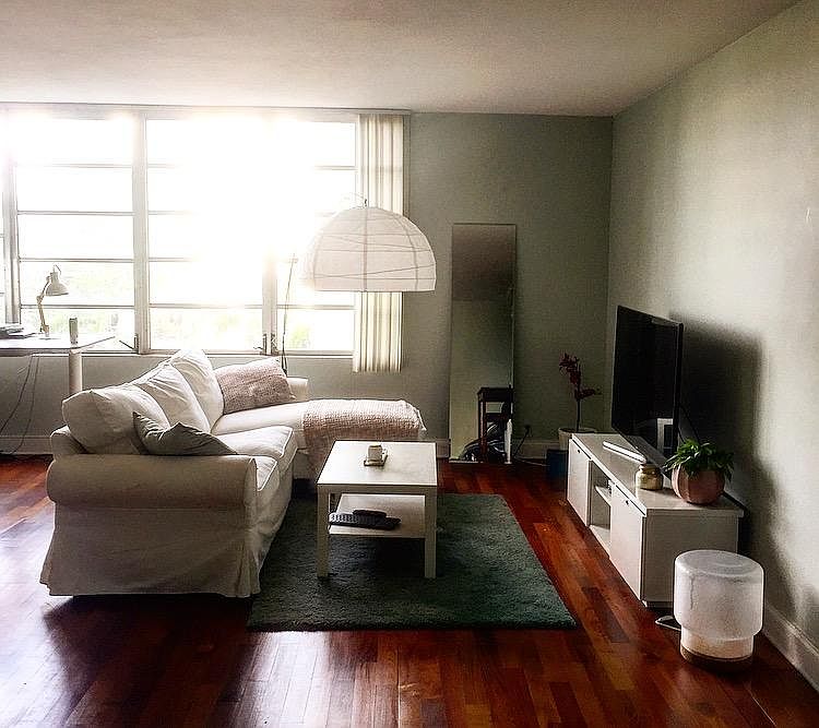 1st image of 1000 West Ave APT 305