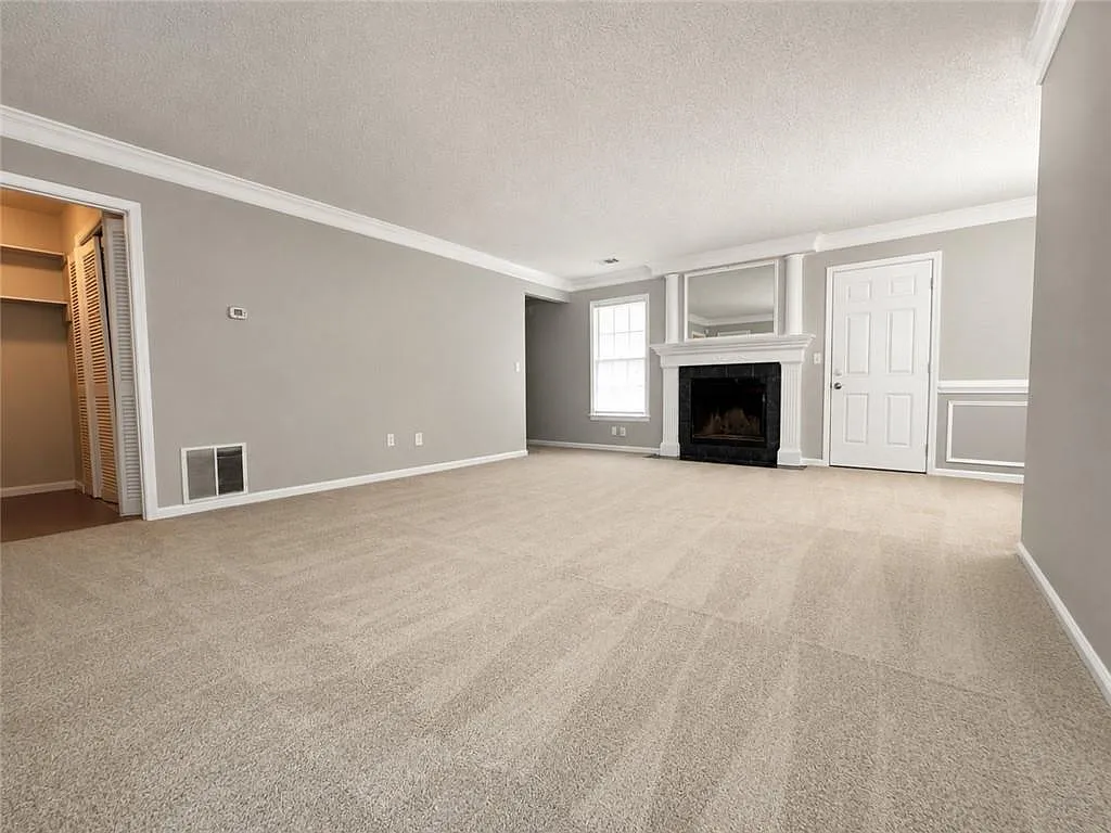 4 bed, 2.0 bath, 1312 sqft, $2,100 — Photo 3