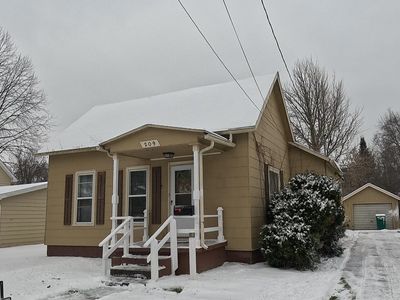 209 W Stewart St, Owosso, MI, 48867