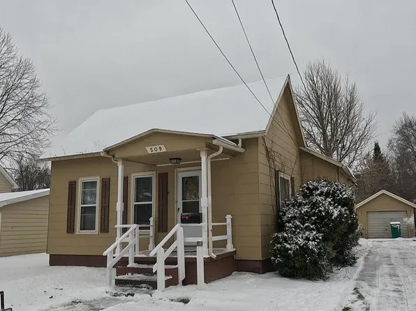 209 W Stewart St, Owosso, MI 48867