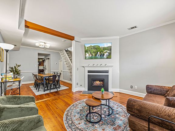 3rd image of 624 N Patrick St