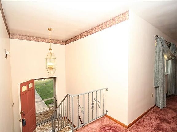 3rd image of 544 Chester Dr
