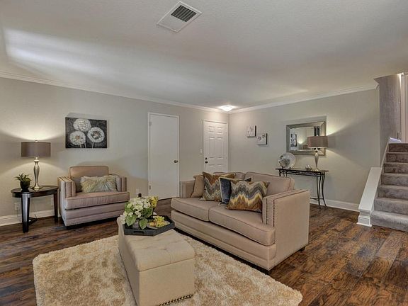 5th image of 3827 Panda Ln