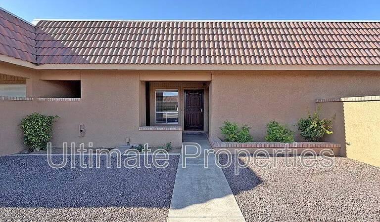 409 W Pontiac Dr #3 — Photo 3